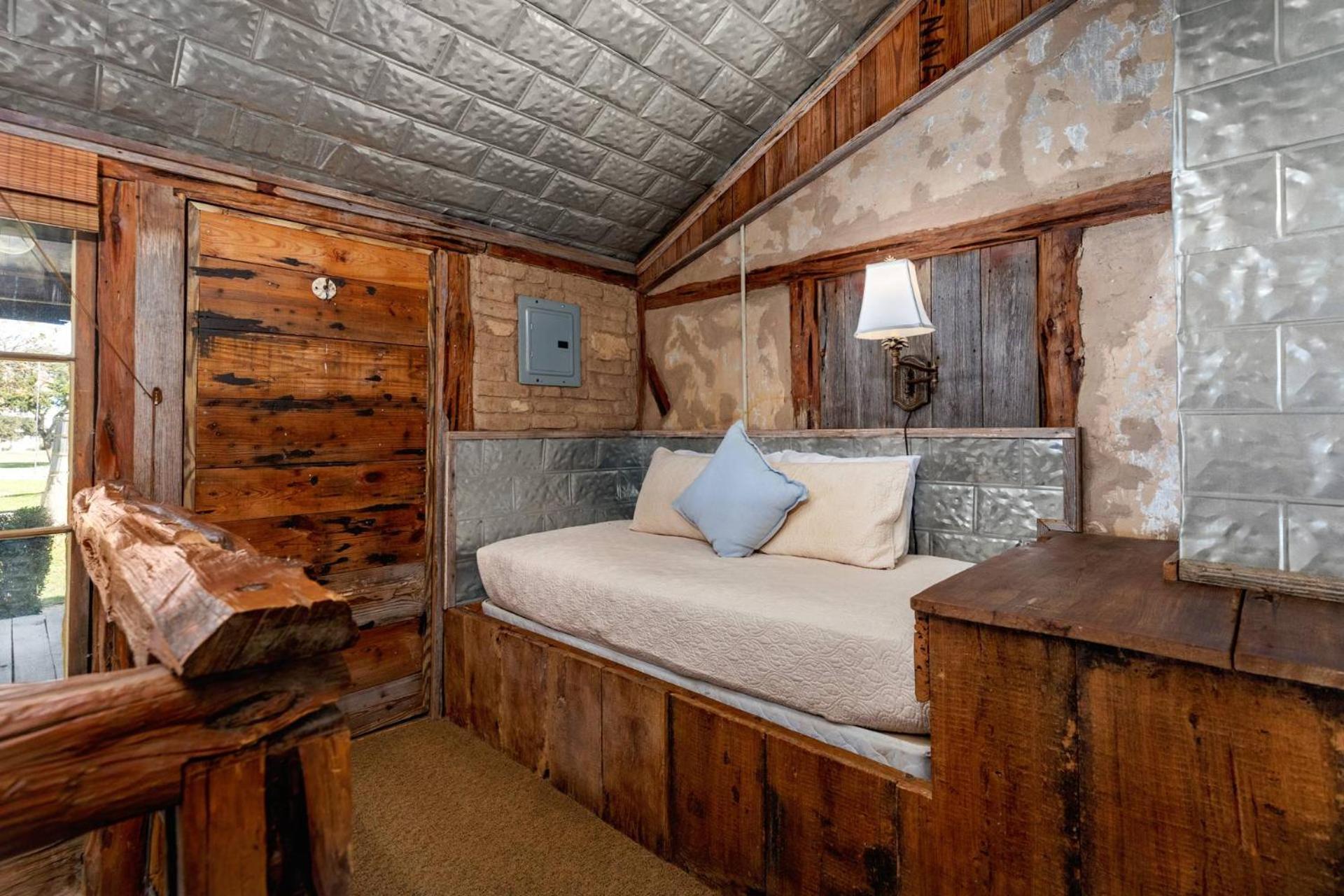 Вилла #6 The Root Cellar At Garrison In Gruene Нью Браунфелс Экстерьер фото