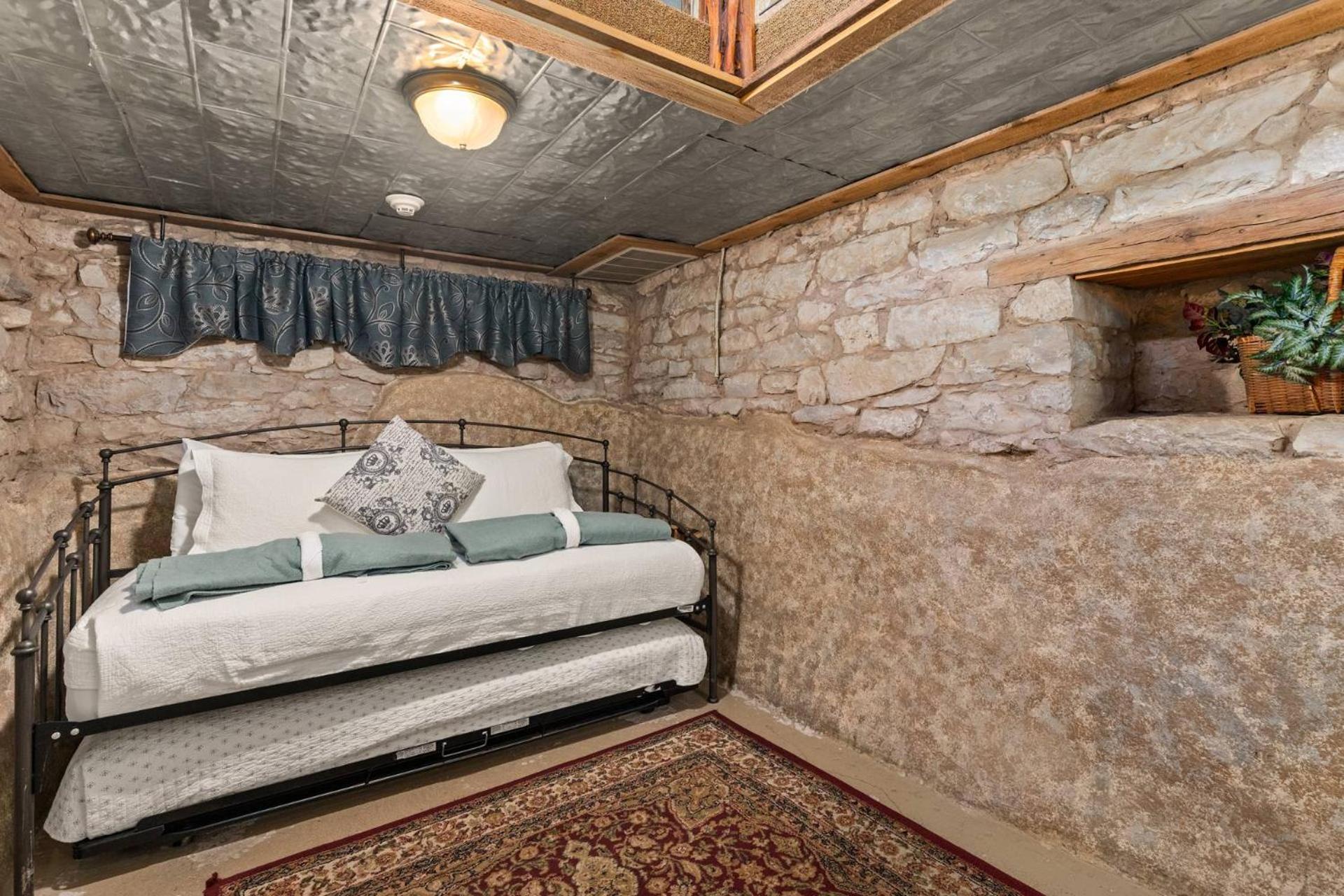 Вилла #6 The Root Cellar At Garrison In Gruene Нью Браунфелс Экстерьер фото