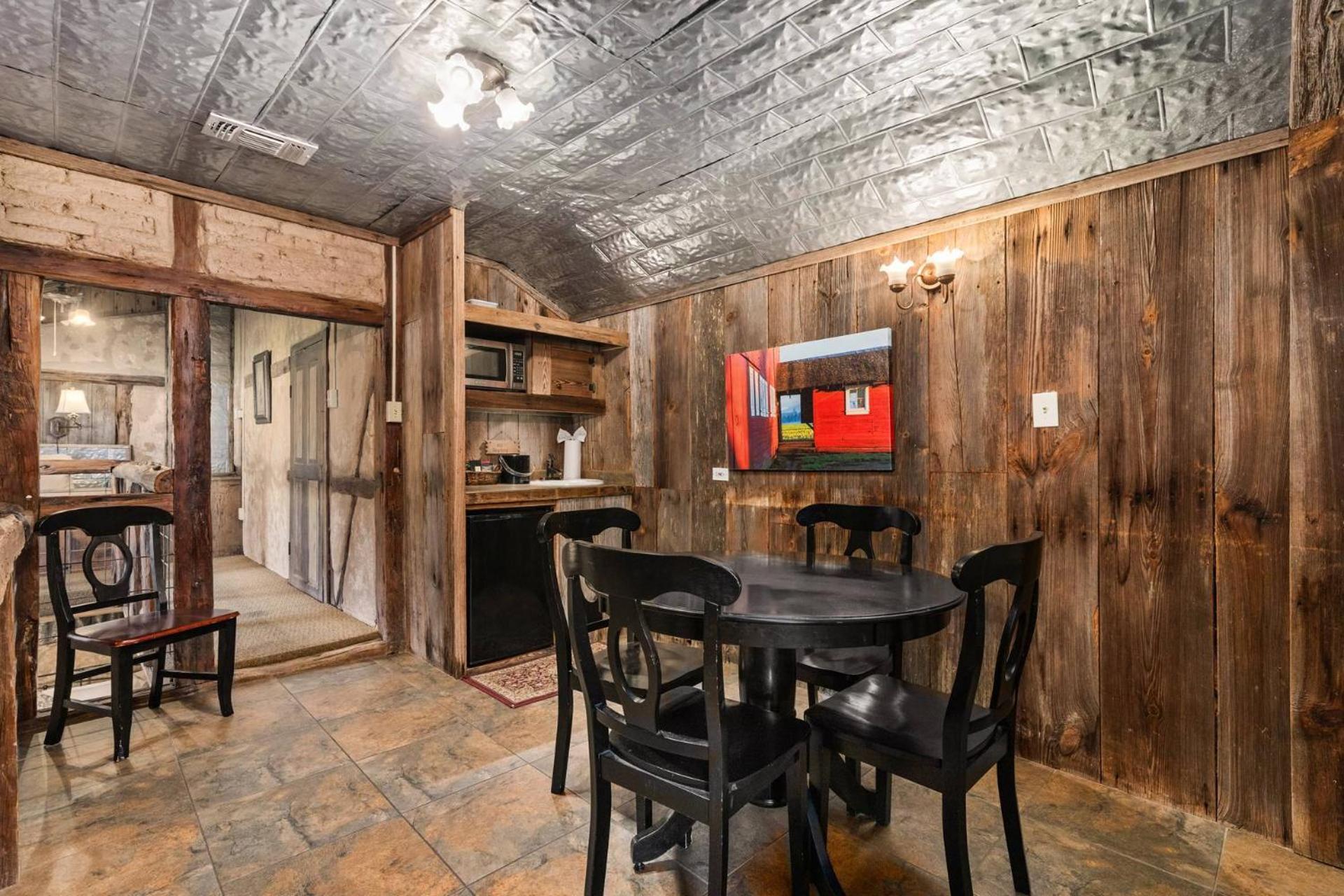 Вилла #6 The Root Cellar At Garrison In Gruene Нью Браунфелс Экстерьер фото